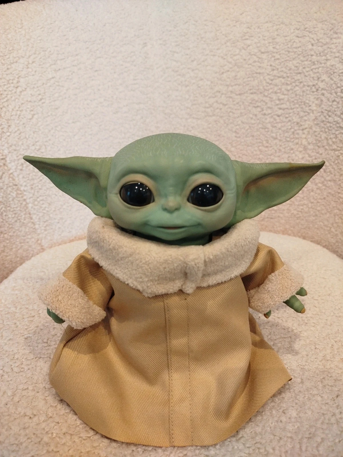 Star Wars interactive Baby Yoda figurine – photo 2